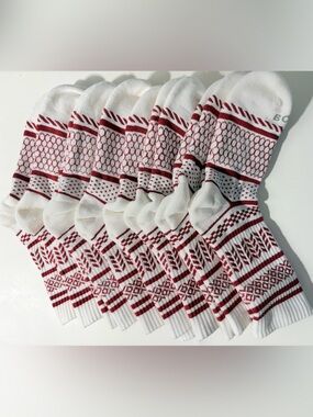 Bombas 10 Pack White Crew Socks with Red Geometric Pattern